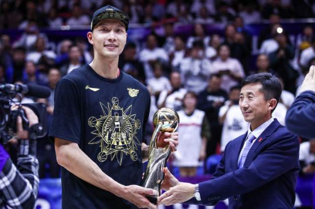 揭秘易建联的篮球之旅，从CBA到NBA的跨越