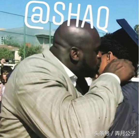 奥尼尔，篮球场上的大块头与他的体重之谜