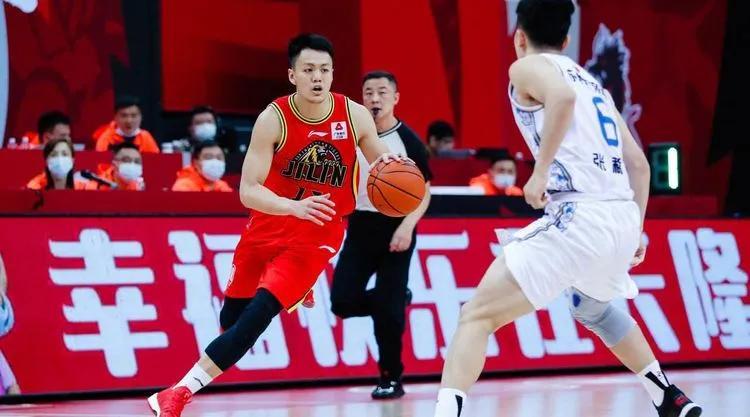 CBA直播视频广东vs吉林，一场值得熬夜的南北对决