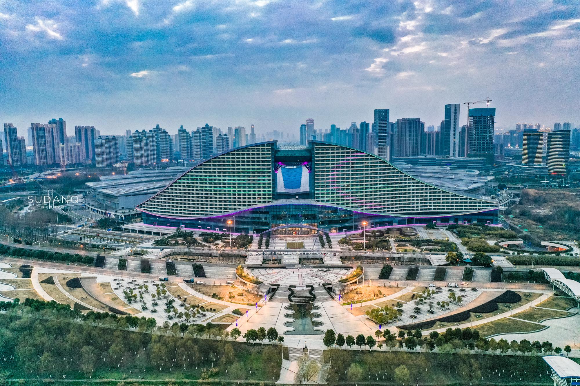 足球场上的数字游戏，揭秘足球场面积的奥秘