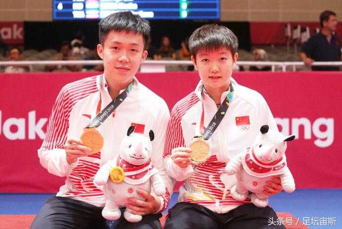 为什么打乒乓球要摸台，一场关于技巧、心理与传统的奇妙旅程