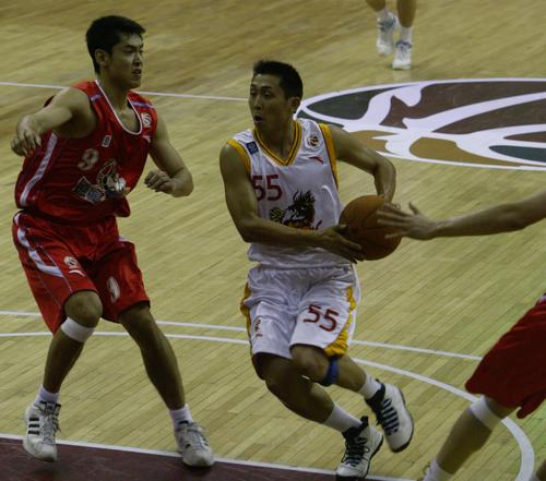 CBA首钢vs广，京城德比，激情碰撞