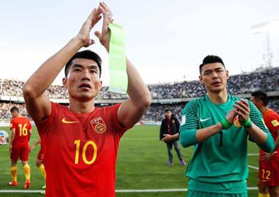 2026国足vs伊朗直播视频，我蹲了三天三夜，终于搞明白怎么看这场硬仗